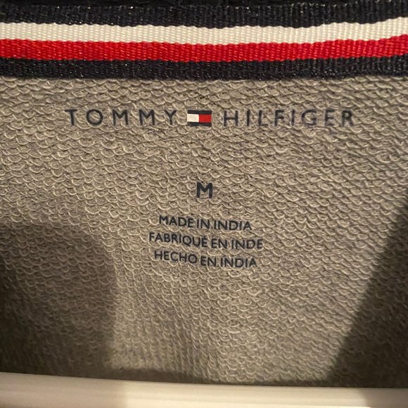 TOMMY HILFIGER Medium Grey Cropped Sweatshirt - Picture 4 of 4